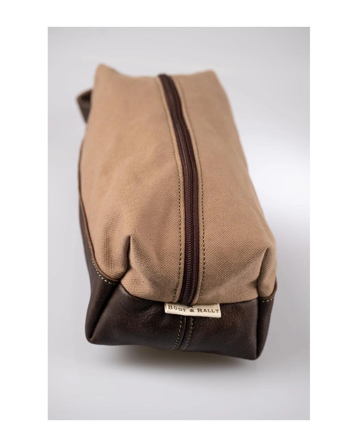 Toiletry bag  - Canvas & Leather (Beige / Buffed Brown)