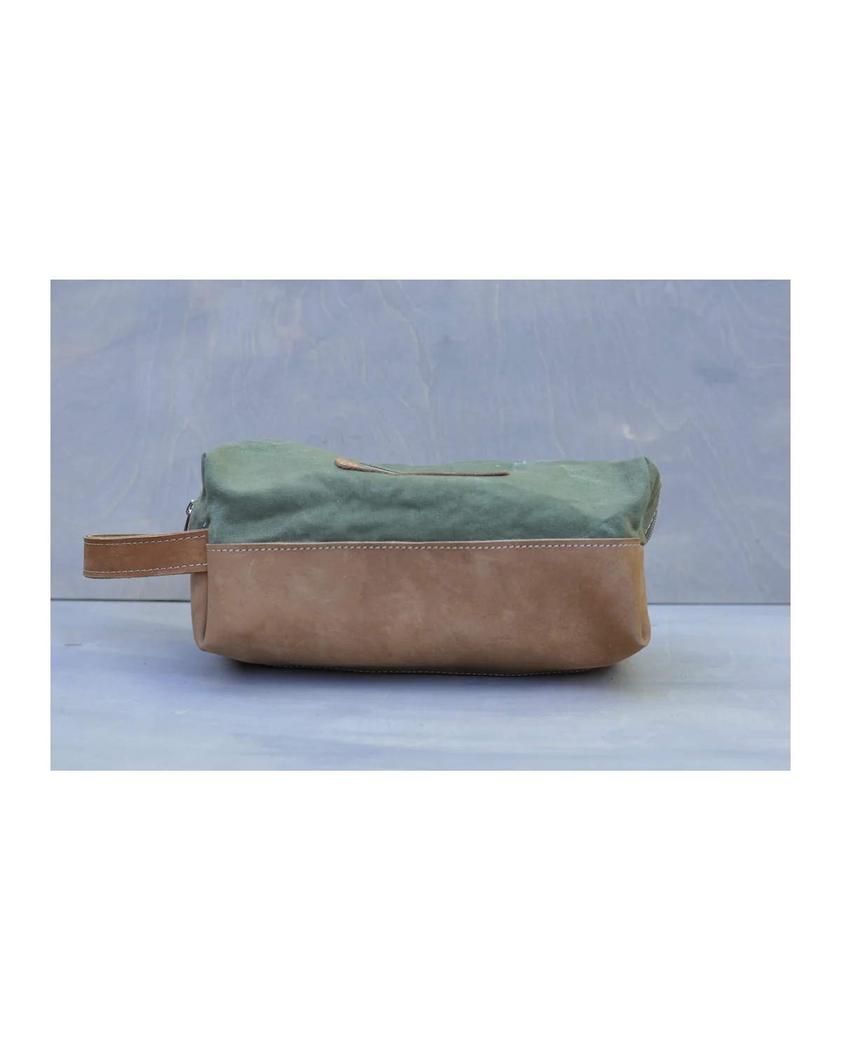 Toiletry bag - Full leather and reclaimed canvas (Tan/green)